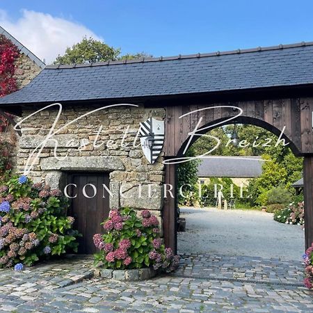 Vila La Familiale Du Manoir De Kerollivier Saint-Gilles-Pligeaux Exteriér fotografie